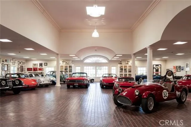 تميز في الفروسية: مرافق الخيول البطولية في عقار ليون