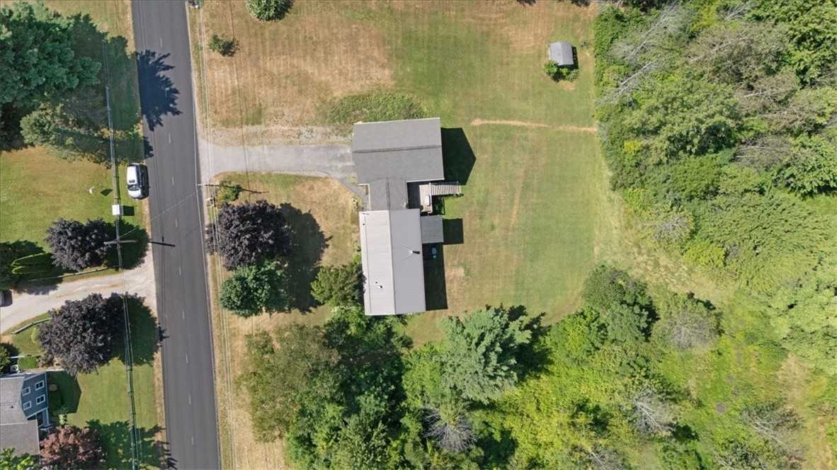 فرصة "الجوهرة الريفية": منزل جاهز مع مرآب أحلام بمساحة شاسعة في نيويورك