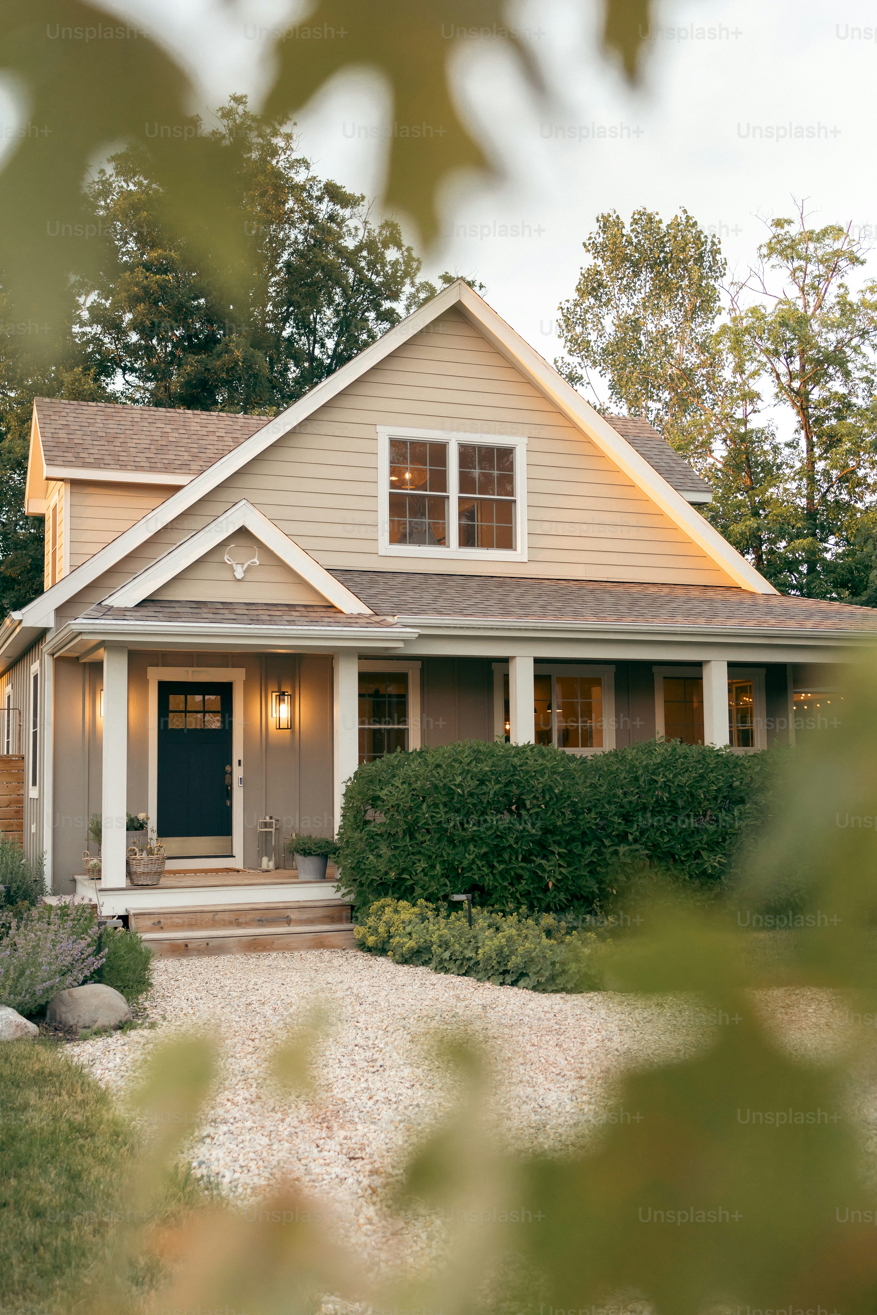 Spectacular 6-Bedroom Villa in Ansonia
